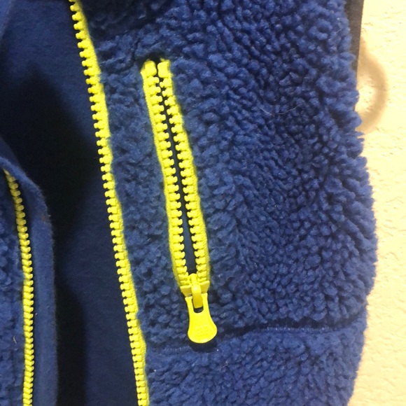 Gap EUC boys fleece vest 18-24 month - Picture 3 of 4